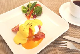 とろ～りエッグベネディクト