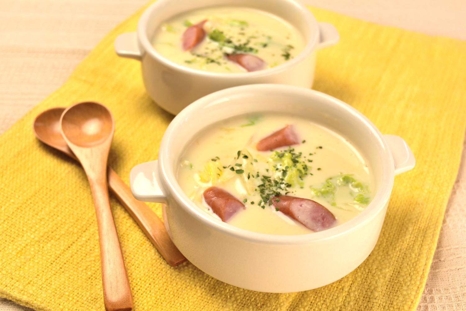 ウインナーと白菜の豆乳チーズスープ